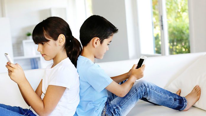 children-playing-on-phones