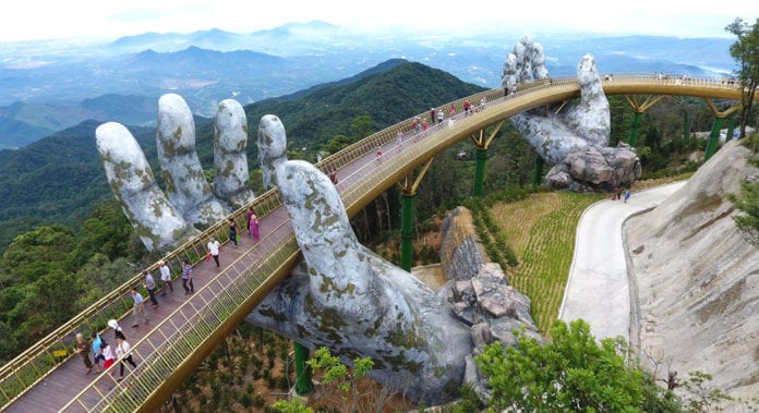 Golden-bridge-ba-na-hills-vietnam-1